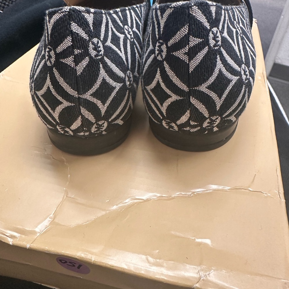 Michael Kors Black and White Flats size 7m - Picture 3 of 6